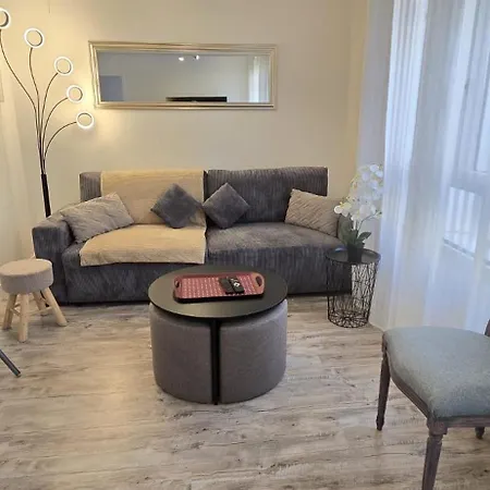 T2 Du Sanctuaire 400 M De La Grotte Wifi Tv Appartement