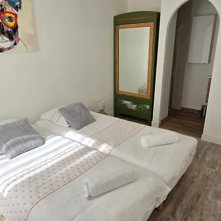 T2 Du Sanctuaire 400 M De La Grotte Wifi Tv * لورد