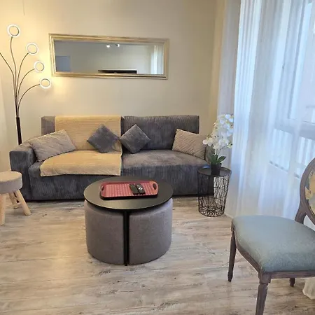 T2 Du Sanctuaire 400 M De La Grotte Wifi Tv Апартаменты