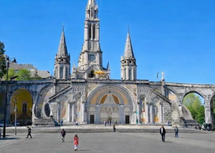 T2 Du Sanctuaire 400 M De La Grotte Wifi Tv شقة *