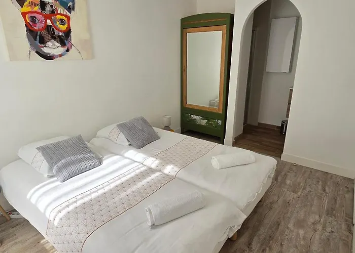 T2 Du Sanctuaire 400 M De La Grotte Wifi Tv * Лурд